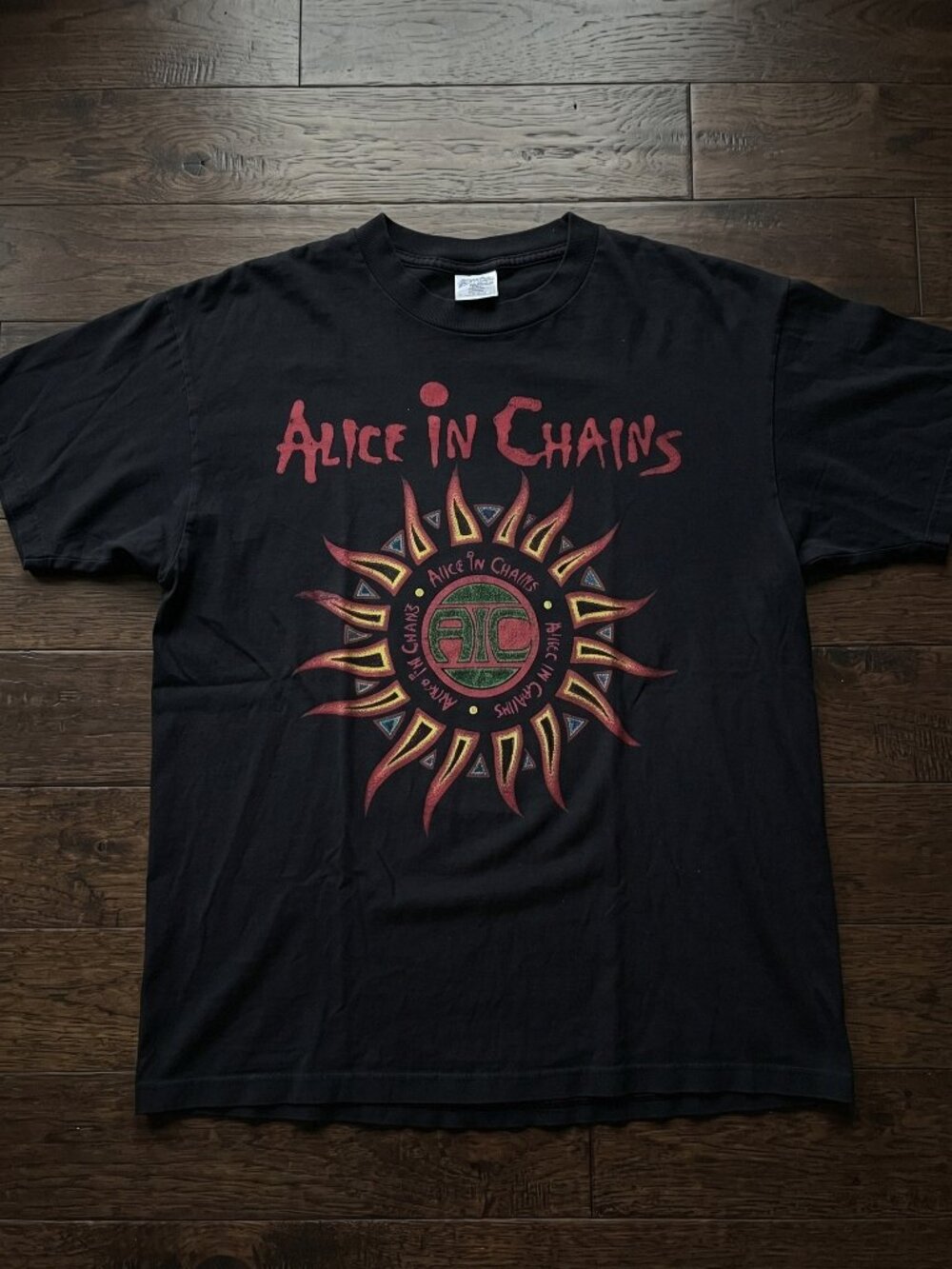 Alice In Chains 90s Vintage Sun Logo Grunge Rock Band T-Shirt